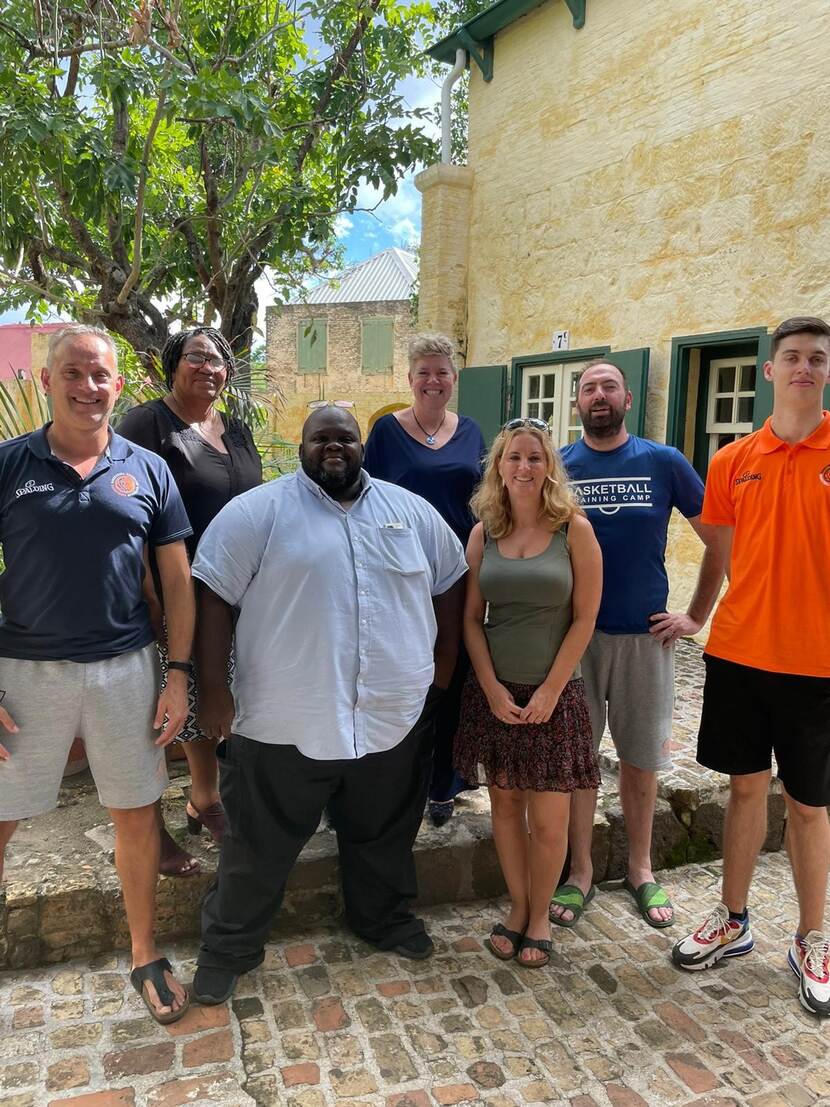 a delegation of the Netherlands Basketball Federation (NBB) visited Statia to strengthen relations with the Caribbean Netherlands.